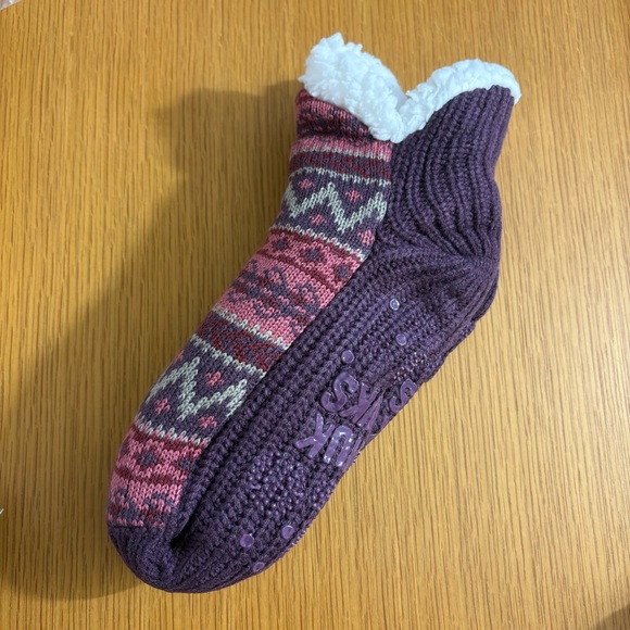 NWT MUK LUKS Aloe Infused Sherpa Cozy Cabin Ankle Socks Berry Large/XL 8.5 - 11 - Picture 2 of 4